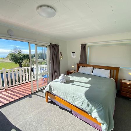 Coastal Charm In Patons Rock Villa Rangihaeata Exterior photo