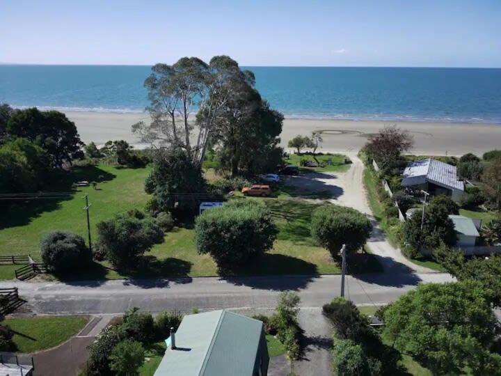 Coastal Charm In Patons Rock Villa Rangihaeata Exterior photo